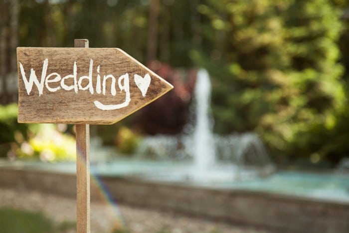 wedding-sign-arrow